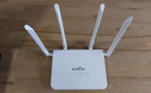 Bežični 4G/5G ruter sa 4 antene